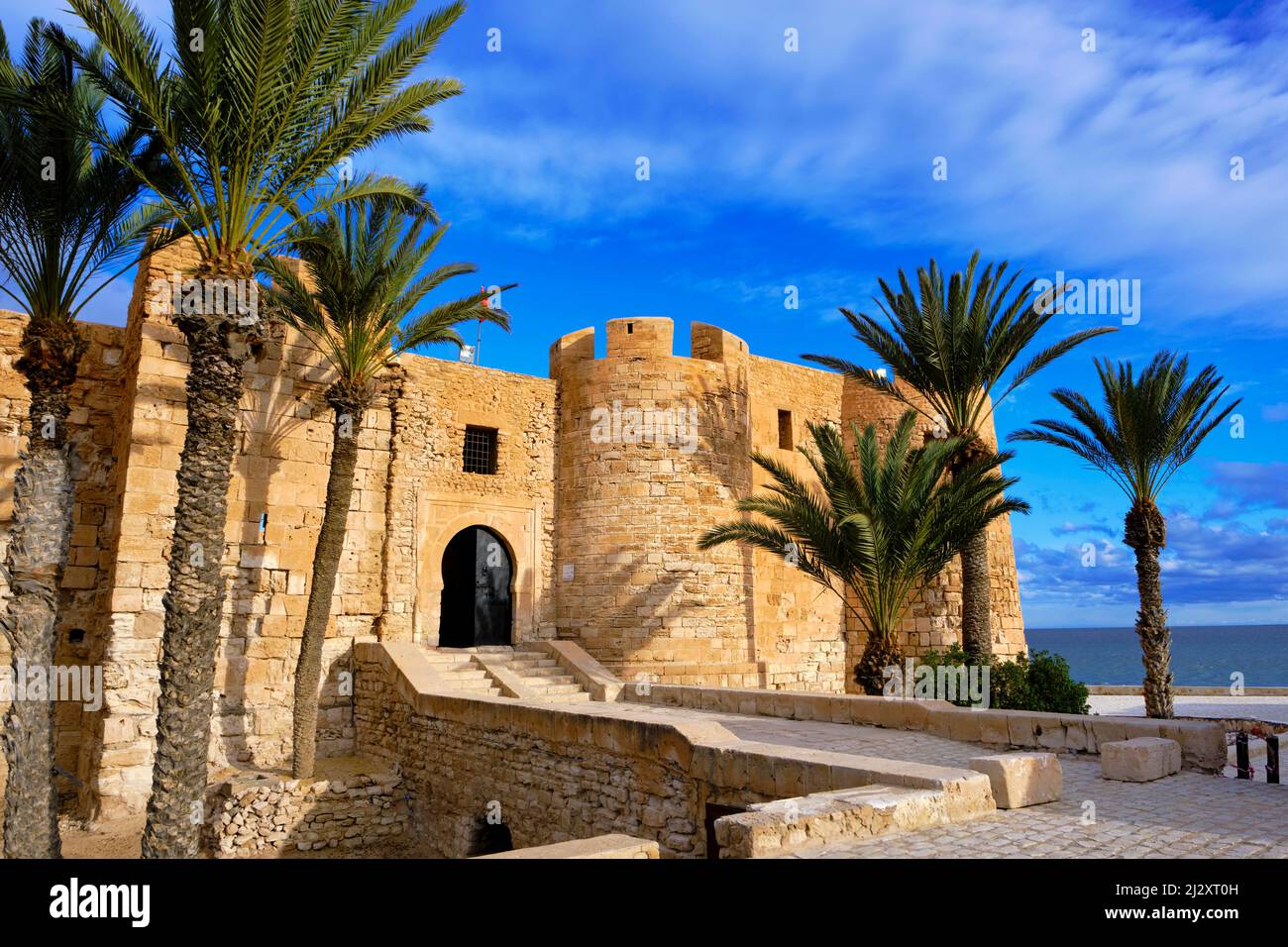 Tunisie, région Sud, gouvernorat de Medenine, île de Djerba, Houmt-Souk, Fort Bordj el Kebir du 15th siècle Banque D'Images