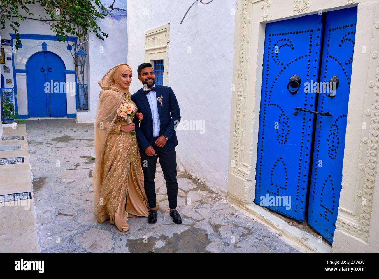 Tunisie, Hammamet, jeunes mariés dans la médina Banque D'Images