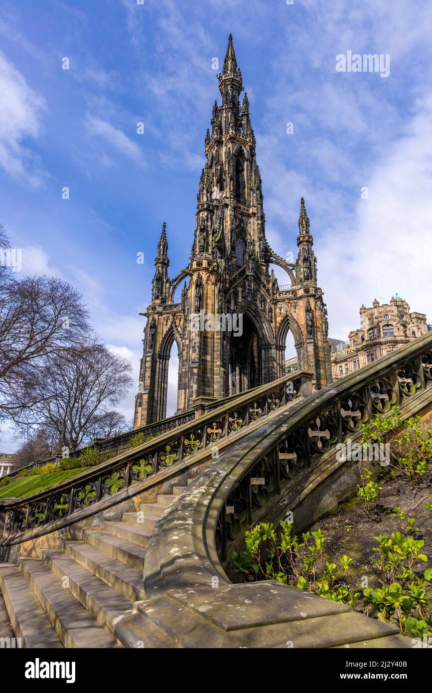 Monument Scott. Canon EOS R5, RF24-105mm F4 L IS USM à 24mm, ISO 100, 1/400s à f/8. AVR Banque D'Images