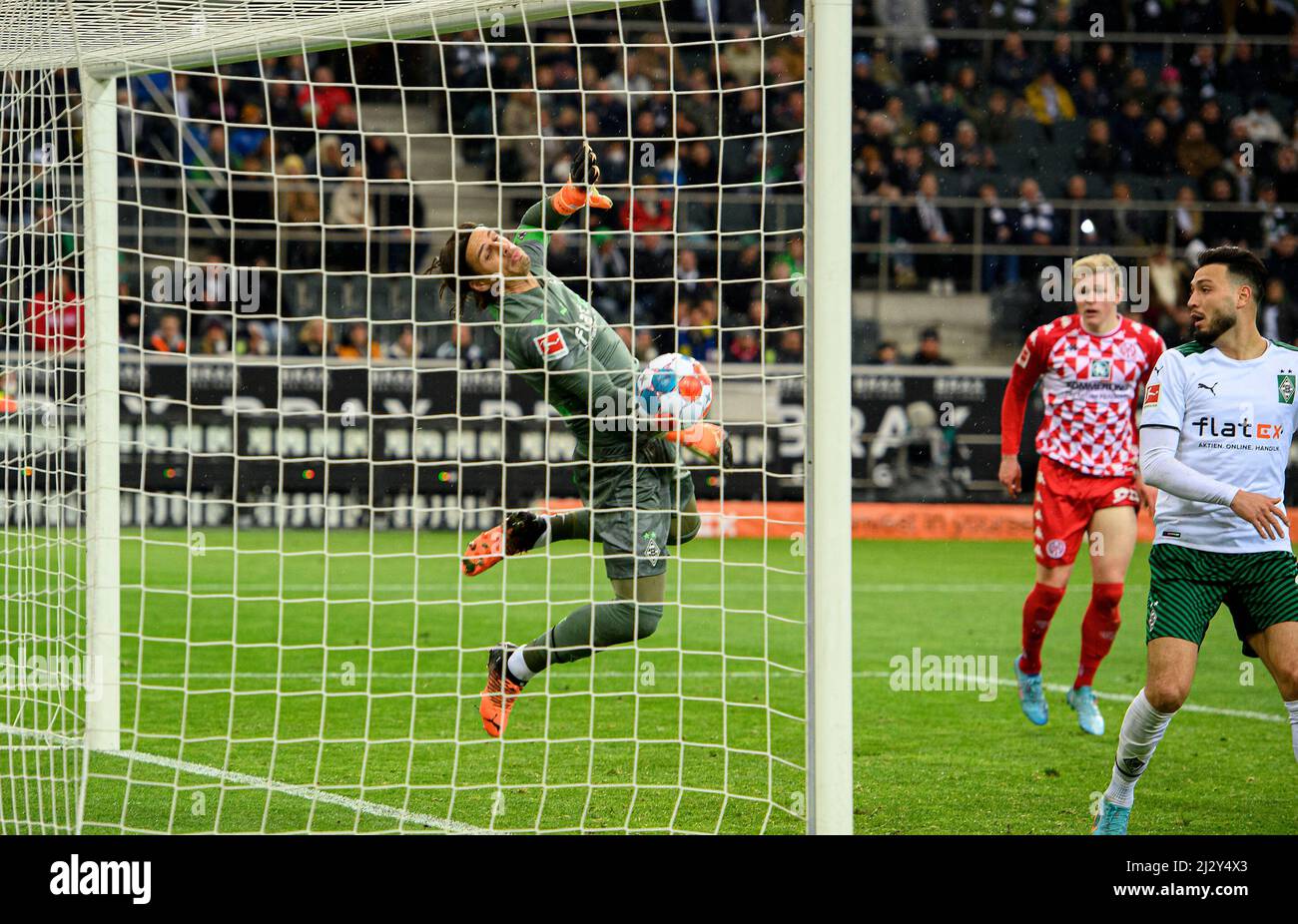 Défilé par goalwart Yann SOMMER (MG) après un but chance par MZ, action, soccer 1st Bundesliga, 28th jour de match, Borussia Monchengladbach (MG) - FSV FSV Mainz 05 (MZ) 1: 1, le 3rd avril 2022 à Borussia Monchengladbach/Allemagne. #DFL les règlements interdisent toute utilisation de photographies comme séquences d'images et/ou quasi-vidéo # Â Banque D'Images