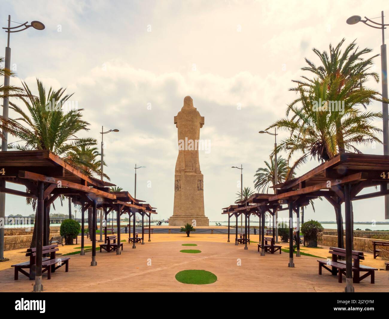 Monument à la découverte de la foi par le sculpteur américain Gertrude Vanderbilt Whitney situé à l'embouchure des rivières Tinto et Odiel à Huelva. Banque D'Images