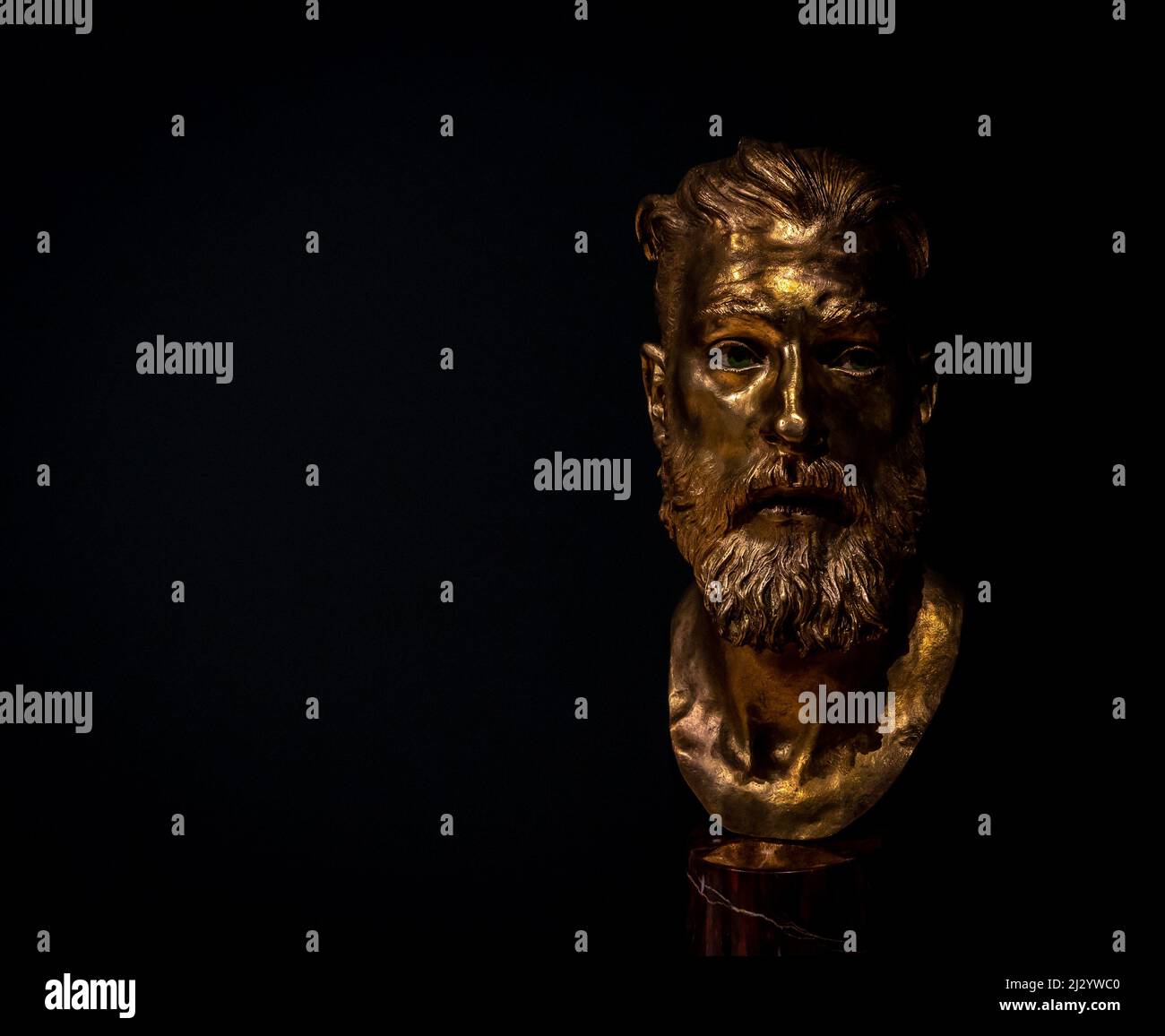 Âge d'or 3 - sculpture en bronze de l'artiste Livio Scarpella exposée au Musée d'art moderne et contemporain - MART - Rovereto - Italie Banque D'Images