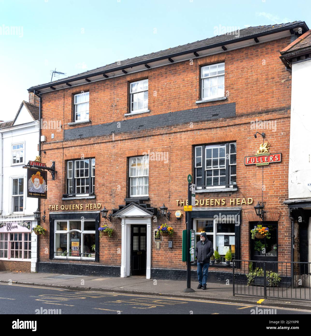 The Queens Head - a Fuller's public House - The Borough, Farnham, Surrey, Angleterre, Royaume-Uni. Banque D'Images