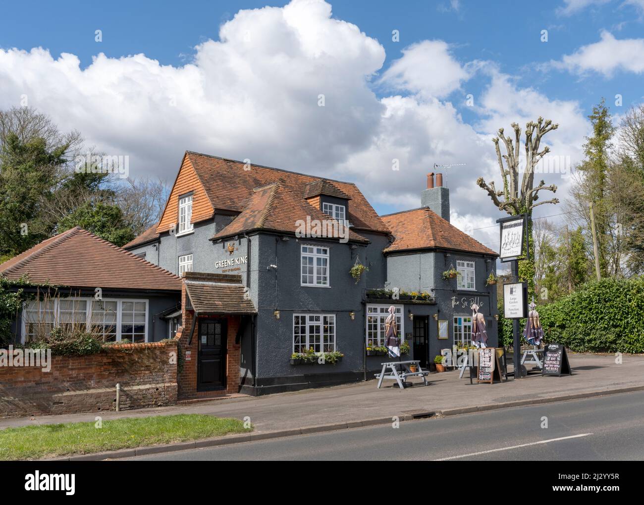La maison publique de six Bells, Hale Road, Farnham, Surrey, Angleterre, ROYAUME-UNI Banque D'Images