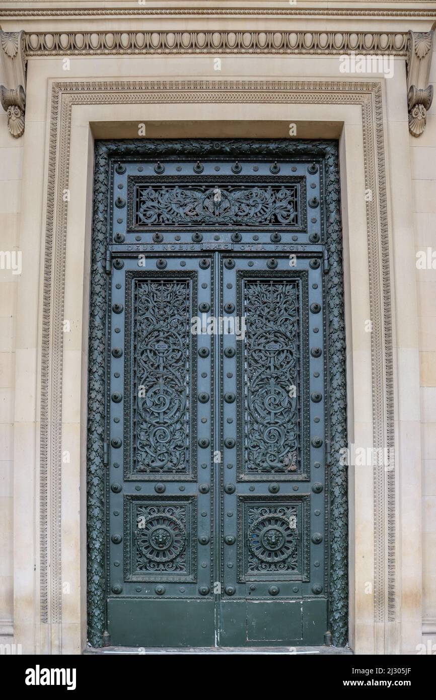 Porte élaborée de St George's Hall, Liverpool Banque D'Images