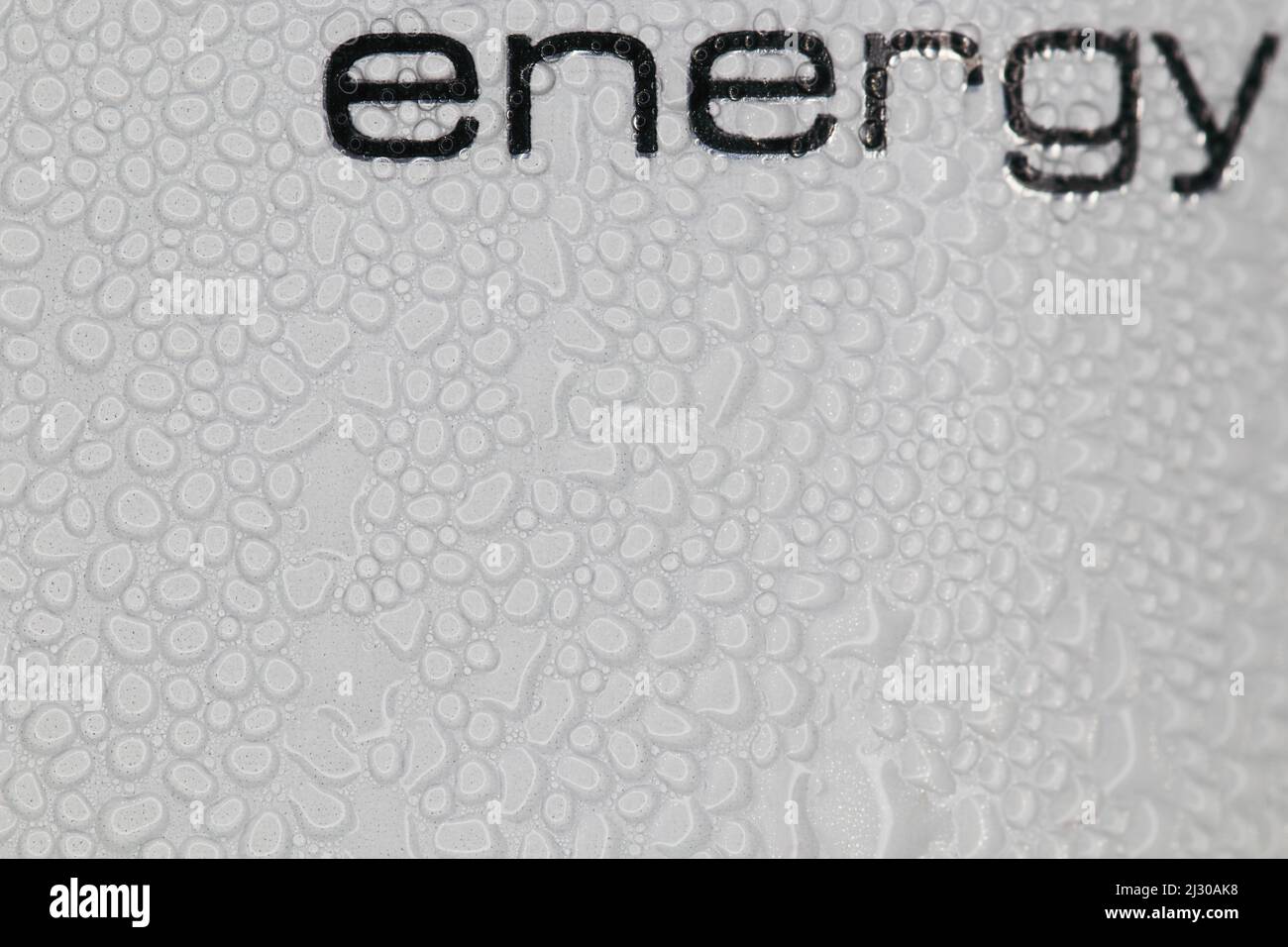 Surface de condensation humide froide avec texte énergie Banque D'Images