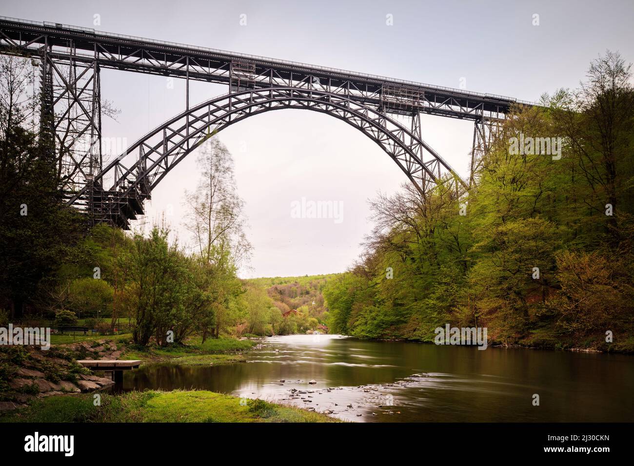Pont ferroviaire, Müngstener Brücke (pont Kaiser-Wilhelm), Solingen, Remscheid, Rhénanie-du-Nord-Westphalie, Allemagne Banque D'Images