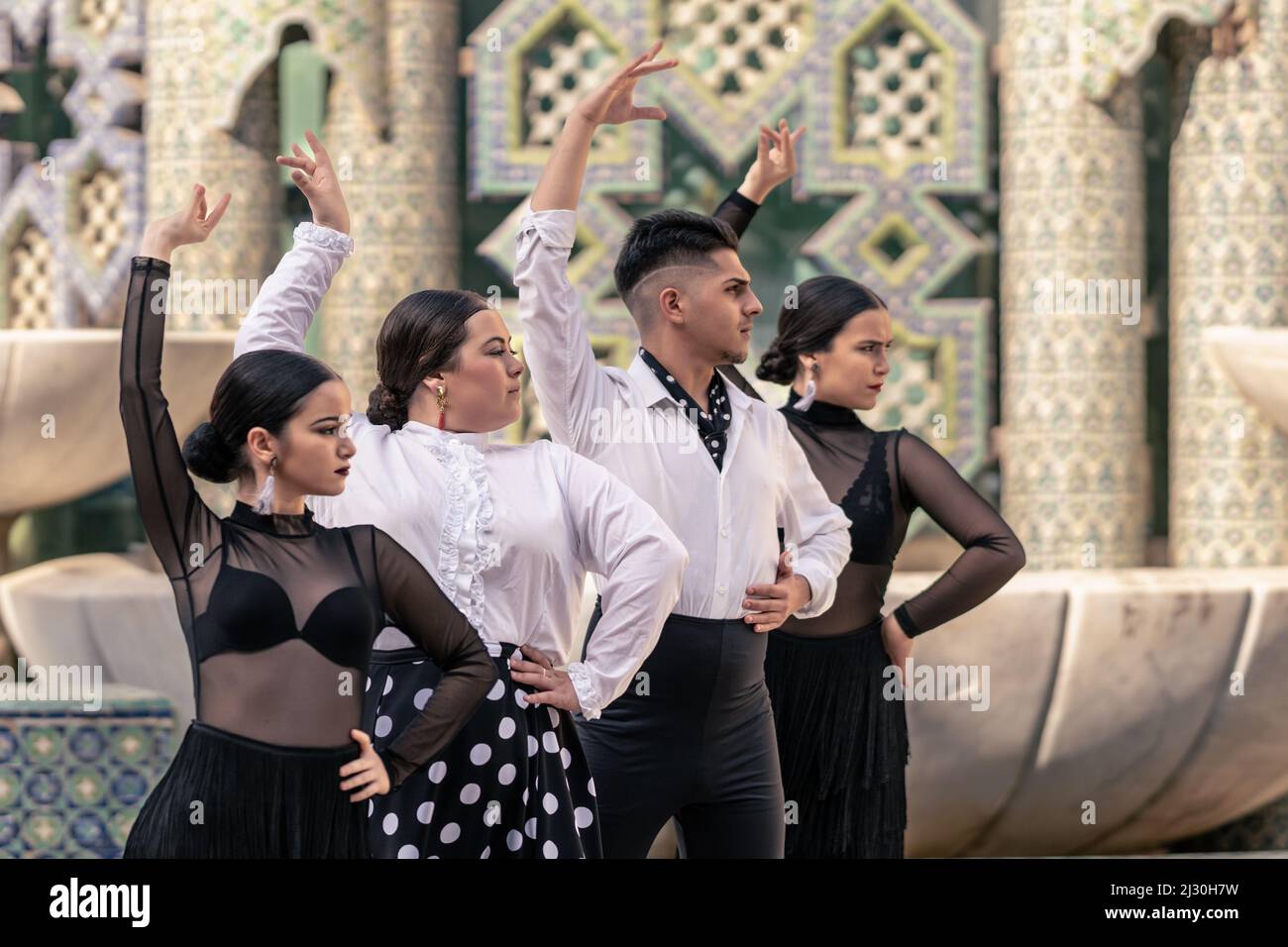 4 danseurs de flamenco alignés et orientés vers l'avant Banque D'Images