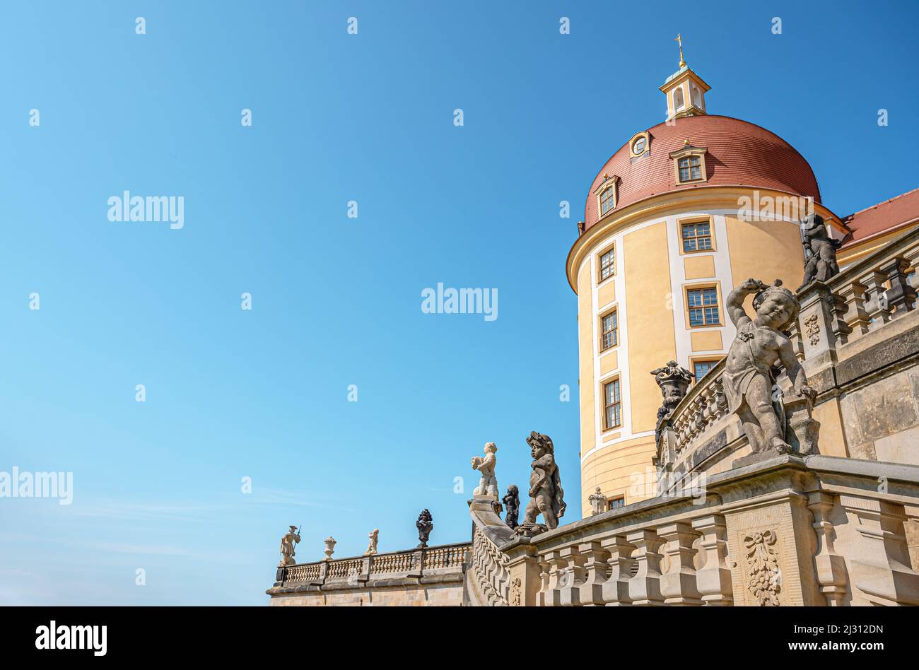 Sculptures en face du château de Moritzburg, Saxe, Allemagne Banque D'Images