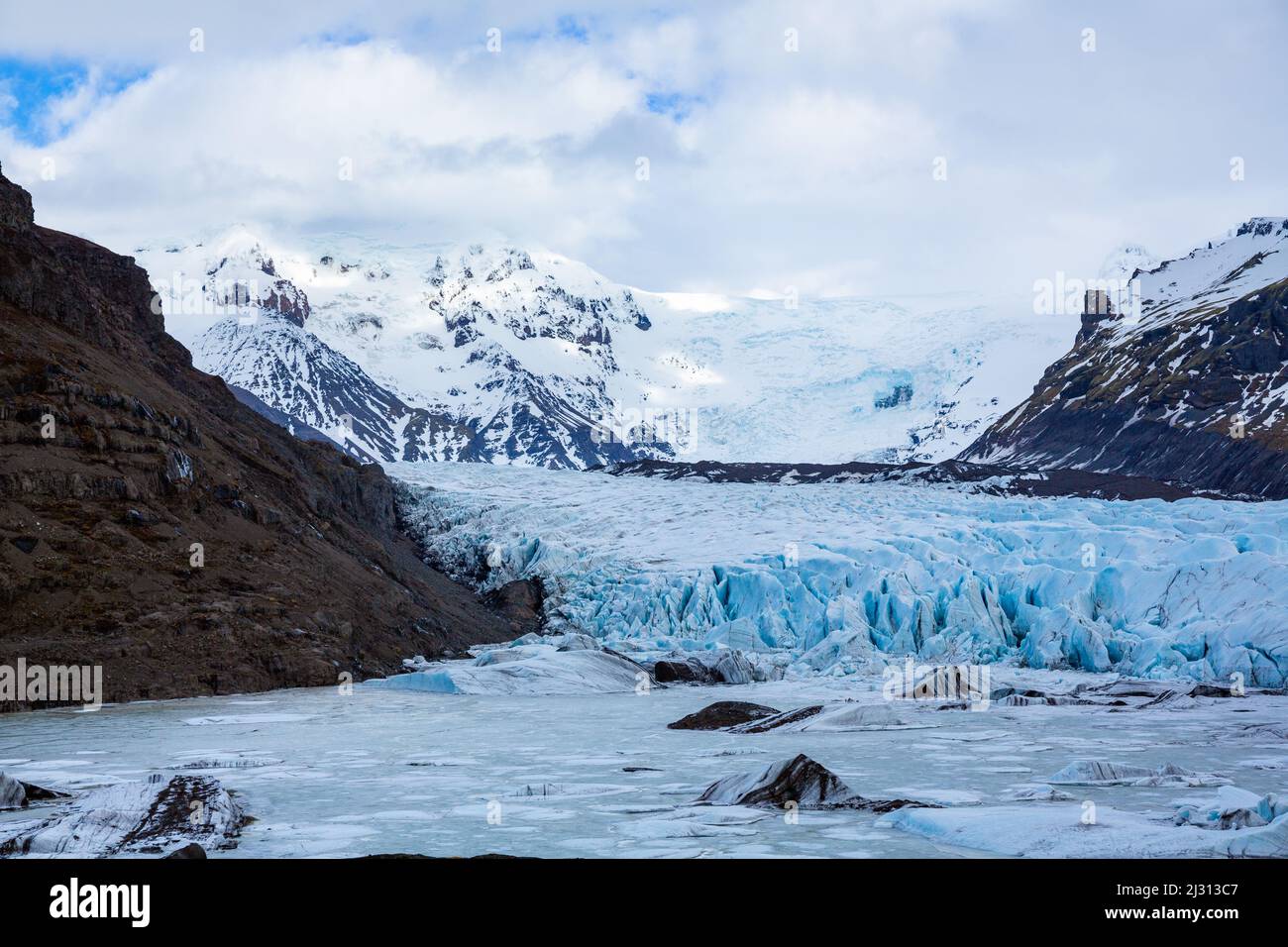 Glacier Svinafellsjokull, langue glacier de l'Öraefajokull sur la chaîne de montagnes de Vatnajokull, Islande, Europe Banque D'Images