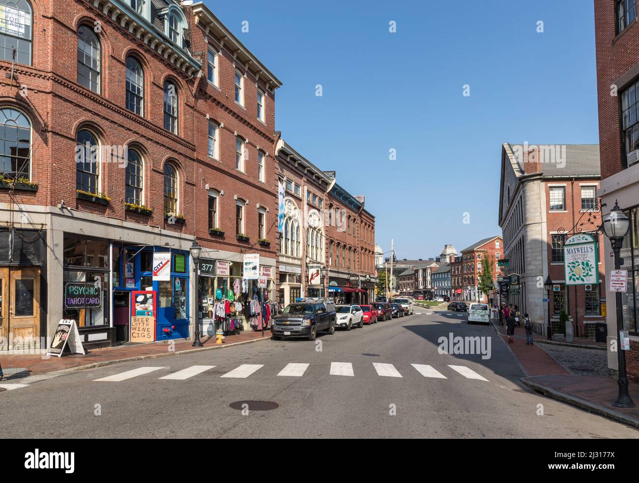 PORTLAND, États-Unis - SEP 15, 2017: Le vieux port de Portland est rempli de bâtiments de briques de 19th siècles et est maintenant le centre commercial de la ville à Portland, Banque D'Images