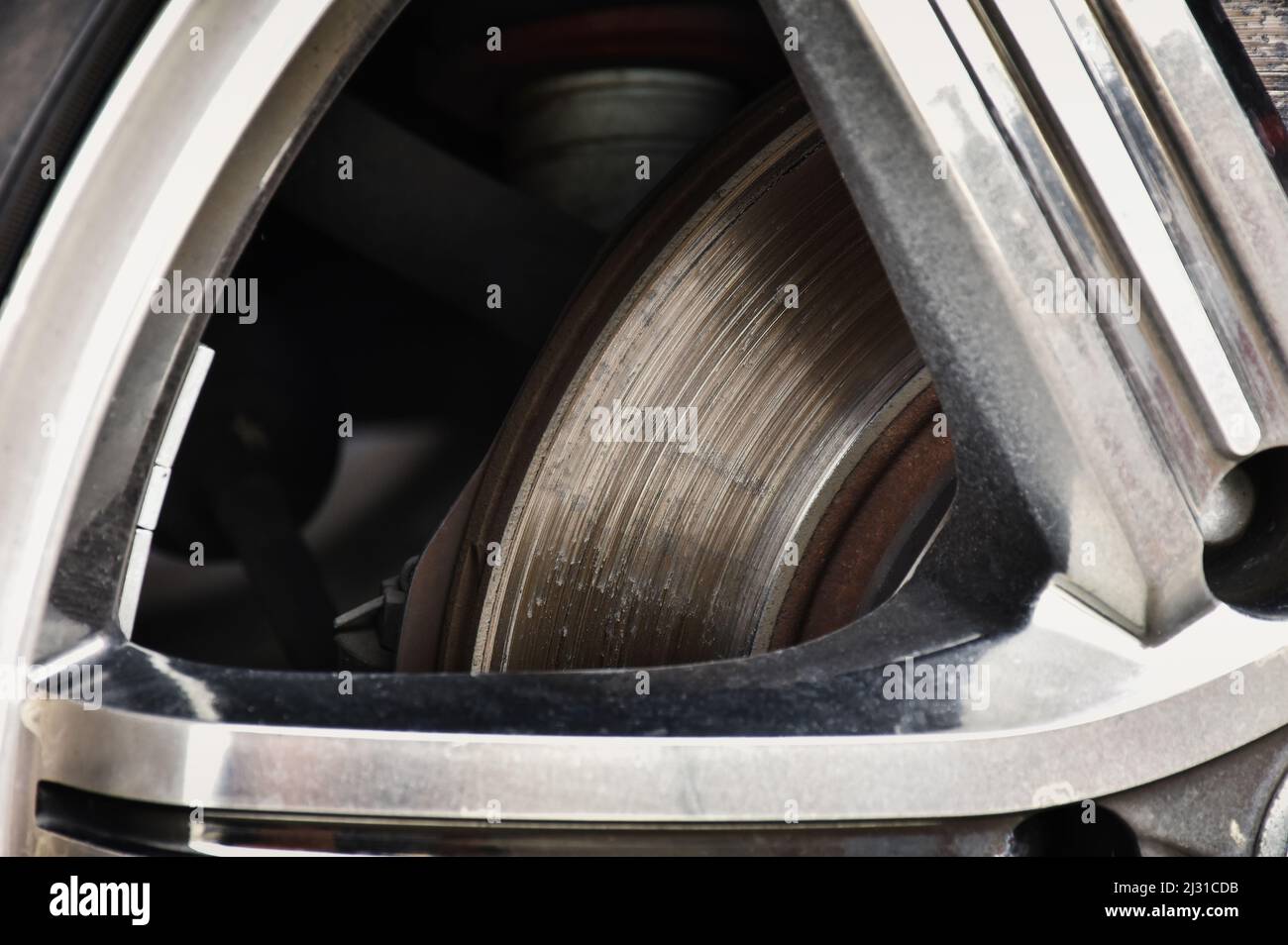 Disque de frein de surface rayé dans la voiture, gros plan Photo Stock -  Alamy