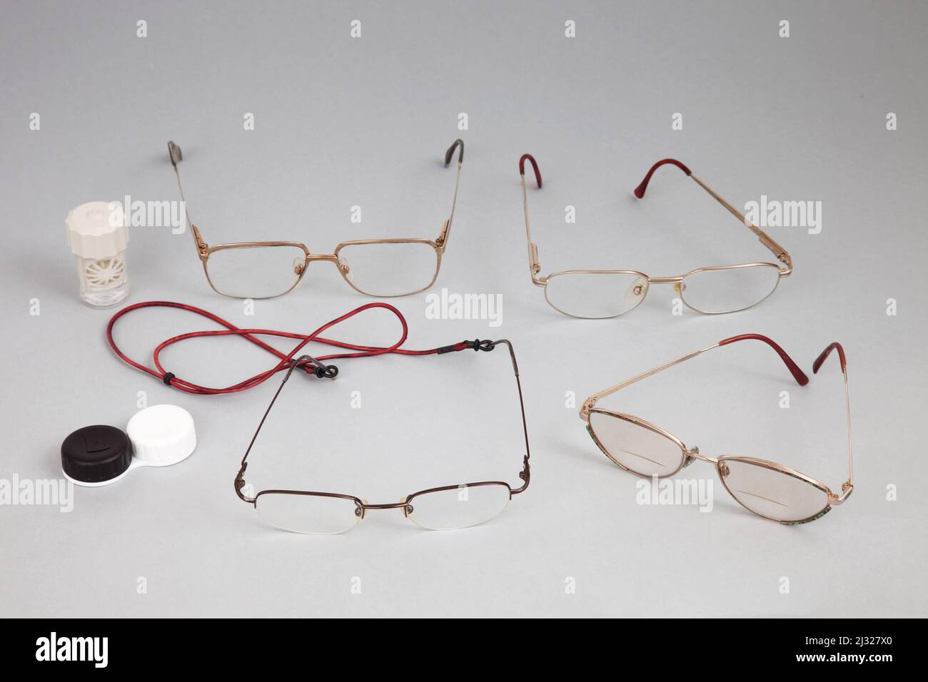 pays-bas, paire de lunettes, y compris pour la lecture et une boîte avec lentilles. Banque D'Images