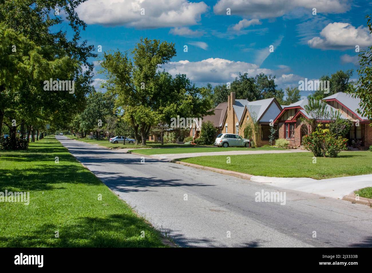 Oklahoma City, Oklahoma, États-Unis. Crestwood, un quartier de classe moyenne. Nord-Ouest 19e. Rue. Ces maisons ont été construites avant la Seconde Guerre mondiale Banque D'Images