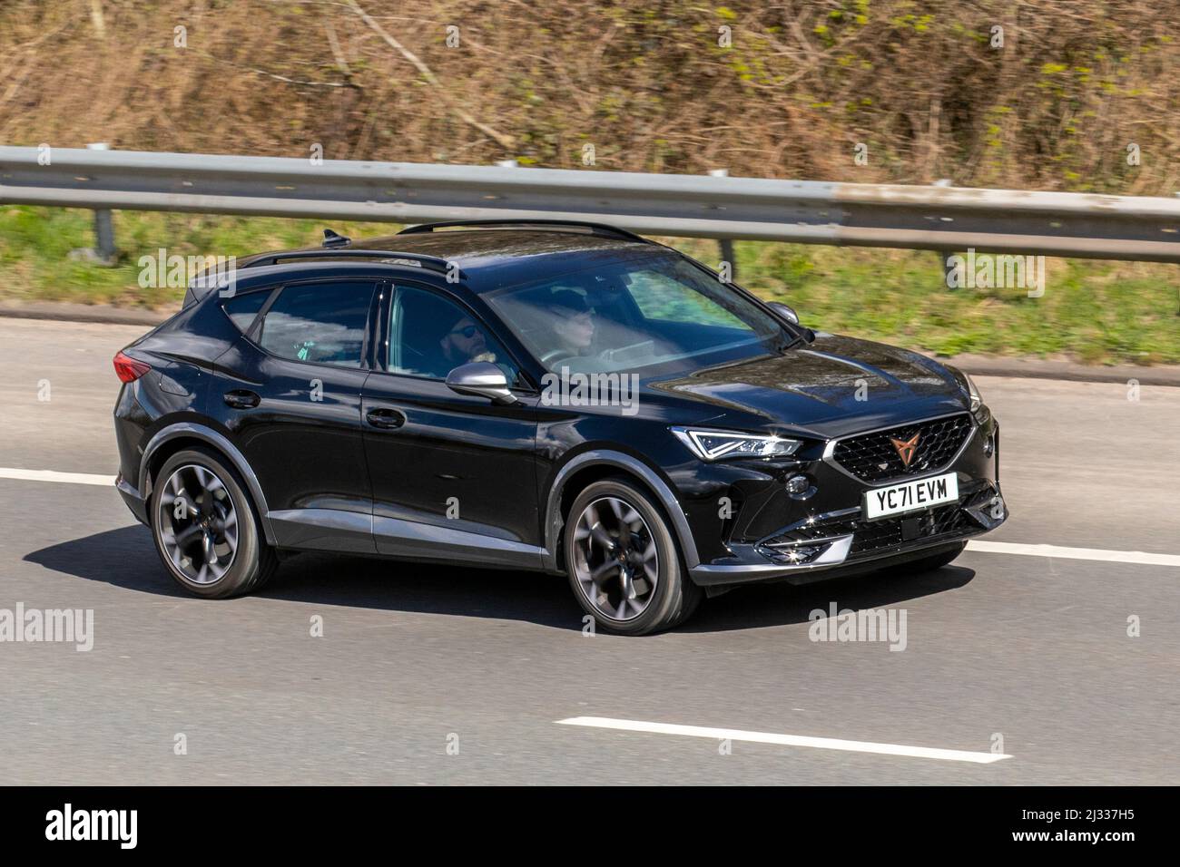 2021 Cupra Formentor VZ1 TSI EVO S-A noir SUV 4dr conduite sur l'autoroute M61 Royaume-Uni Banque D'Images