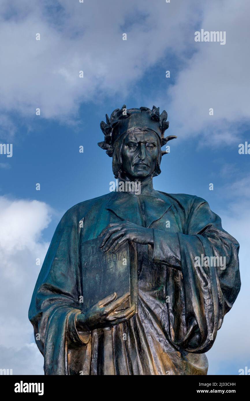 Statue de Dante Alighieri par le sculpteur Ettore Ximenes, debout dans Meridian Hill Park, Washington, D.C. Banque D'Images