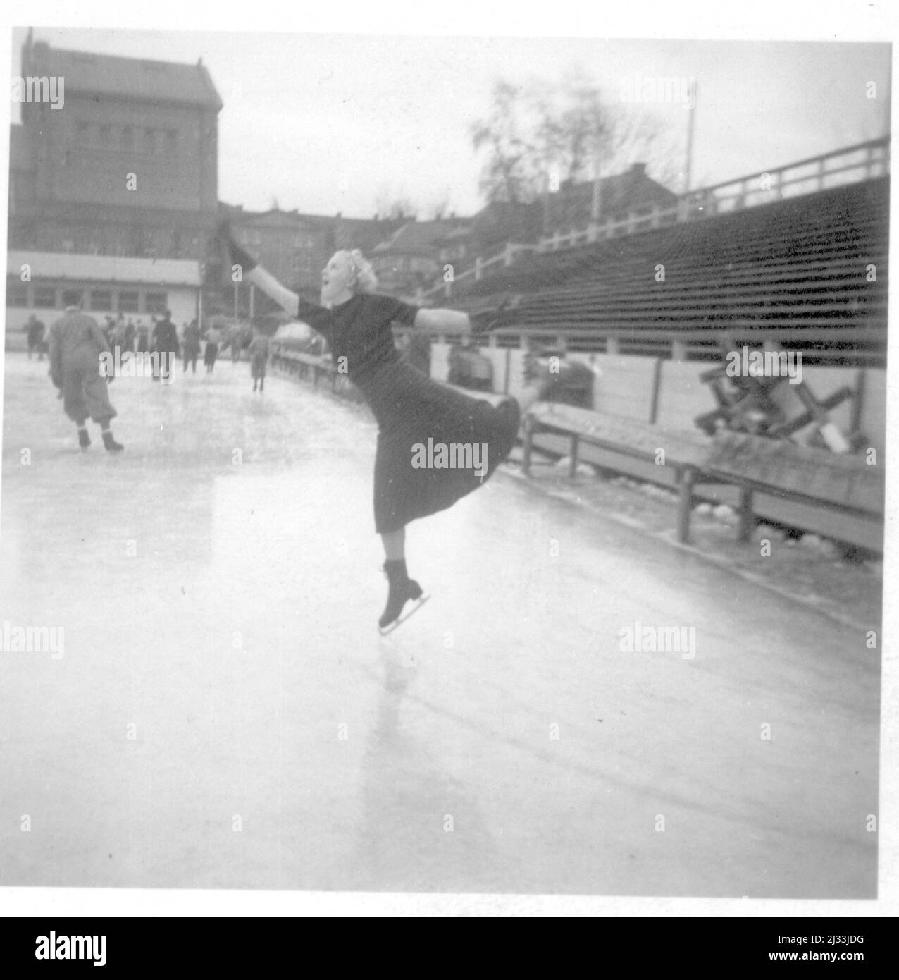 D Ainslanf 1935. Albums photo d'EVA Braun, env. 1913 - env. 1944. Ces albums sont attribués à Eva Braun (quatre sont revendiqués par son amie Herta Schneider, née Ostermeyer) et documentent sa vie de ca. 1913 à 1944. Il y a de nombreuses photos d'Eva, de ses sœurs et de leurs enfants, d'Herta Schneider et de ses enfants, ainsi que des photos des vacances d'Eva, des membres de sa famille et des amis. On y trouve également des photographies prises par et d'Eva Braun au chalet hitlérien Berghof (ou Kehlstein), des photographies d'Hitler et de son entourage, des visiteurs de Berghof et du paysage autour de Berchtesgaden, ainsi qu'un studio Banque D'Images