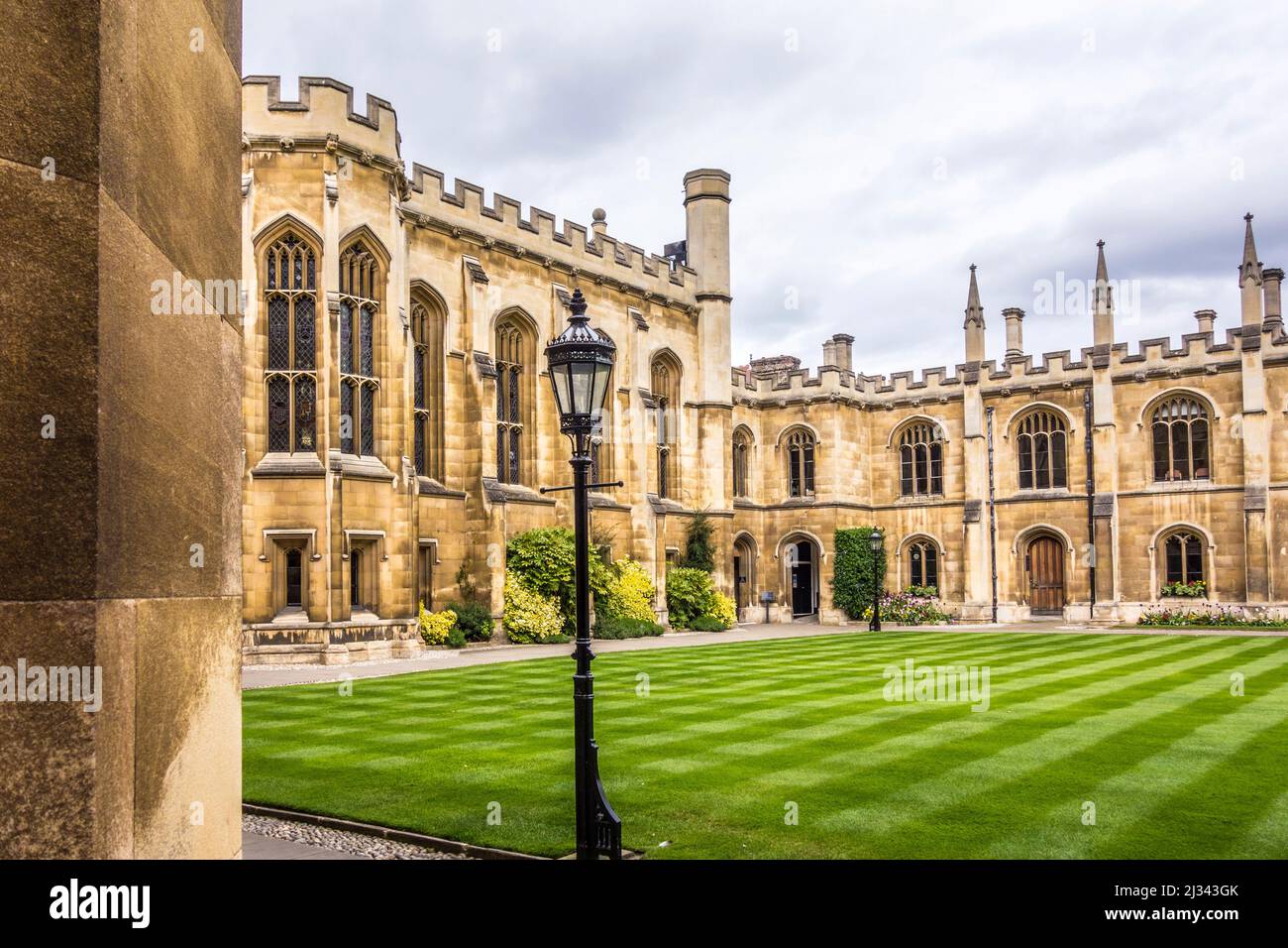 CAMBRIDGE, Royaume-Uni - APR 16, 2017: La cour du Corpus Christi College, est l'un des anciens collèges de l'Université de Cambridge fondée en 1352. Banque D'Images