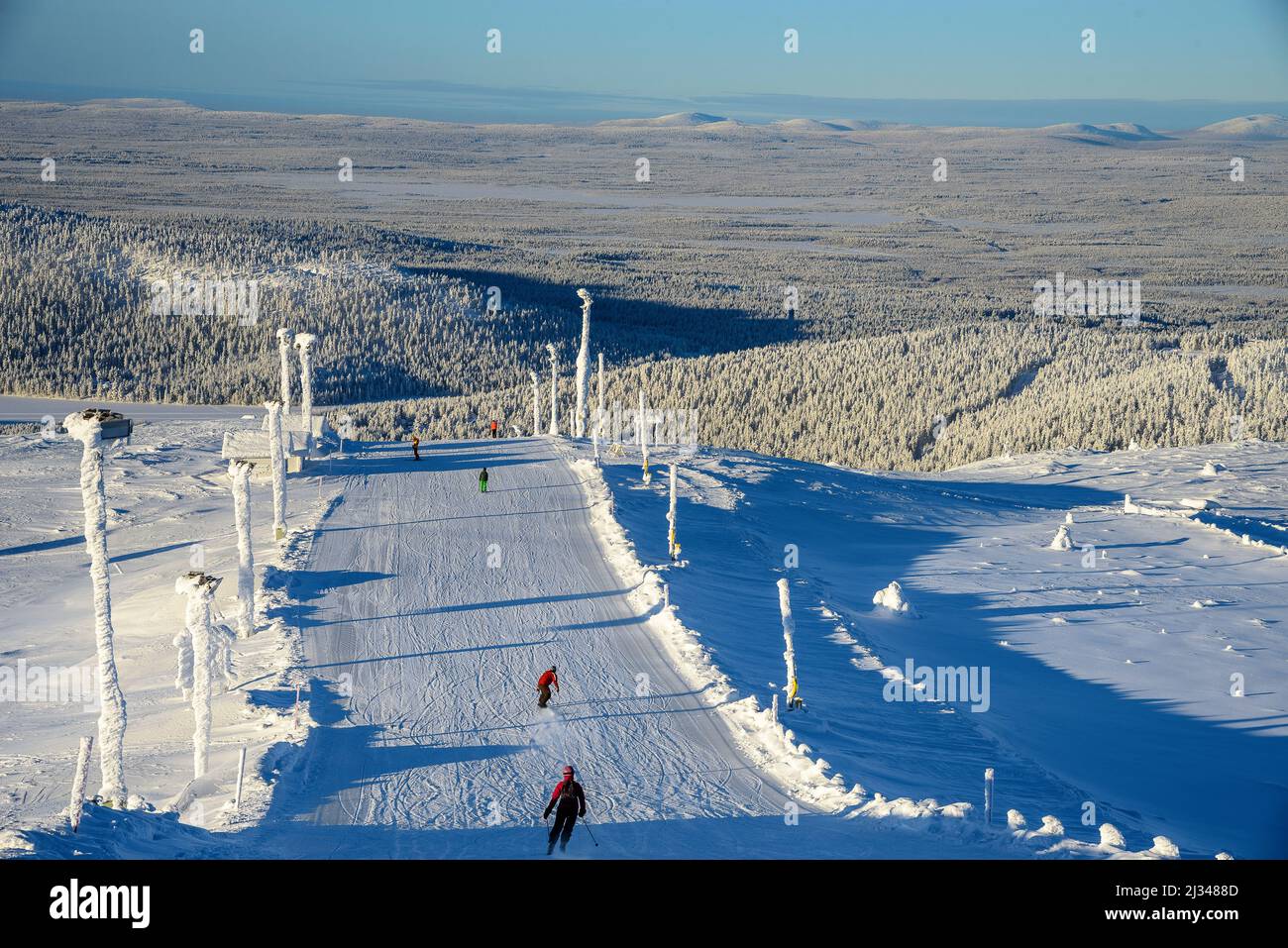 Station de ski sur la montagne locale près de Levi, Finlande Banque D'Images