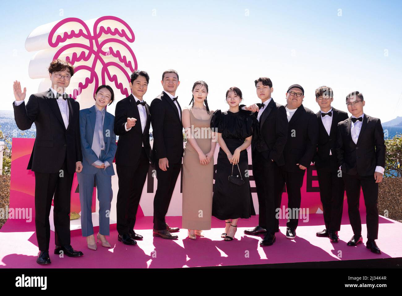 Cannes, France. 05 avril 2022, Seo Joo-WAN, Kim Yuneui, Kim Gyeong-min, Kang Sung-hoon, Kim Tae-Young, Lee Ji Woo, Nam Hyun-Woo, Lee Tae-dong, Lee Kwa-jang et Park Jae-han de Damn Good Company assistent à Korea Focus Photocall lors du Festival des Canneseries 5th, le 05 avril 2022 à Cannes, France. Photo de David Niviere/ABACAPRESS.COM Banque D'Images