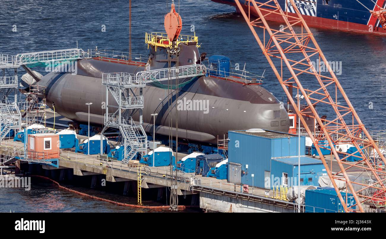 Kiel, Allemagne. 02nd avril 2022. Le sous-marin U36 de la Marine allemande est en révision dans le chantier naval ThyssenKrupp Marine Systems. Credit: Markus Scholz/dpa/Alay Live News Banque D'Images