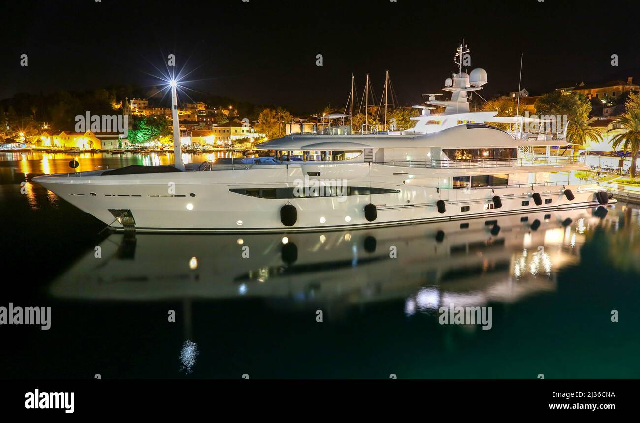 Le HALO de yacht appartenant au milliardaire russe et à l'oligarque romain Abramovich. Banque D'Images