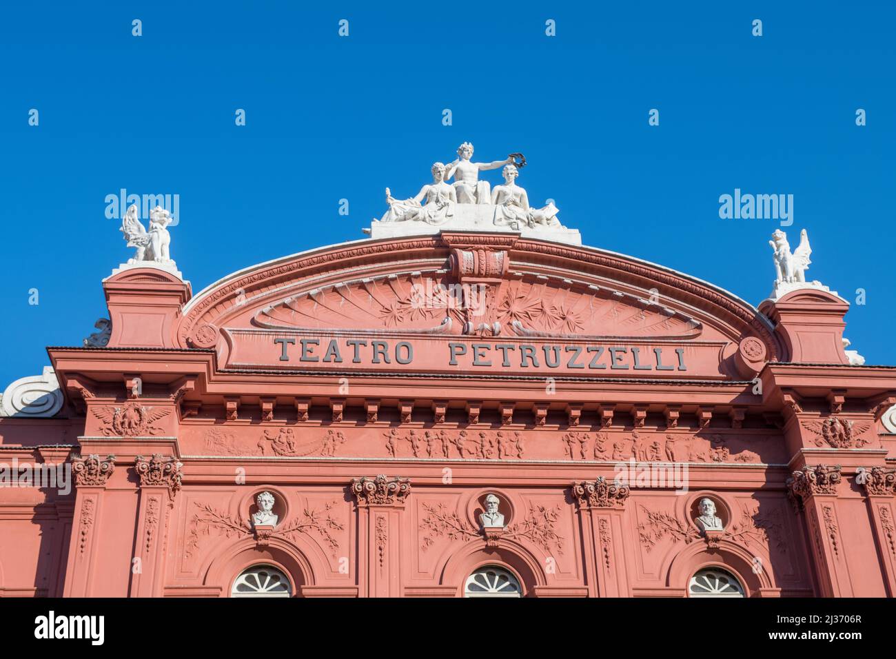 Bari : façade du théâtre Petruzzelli Banque D'Images