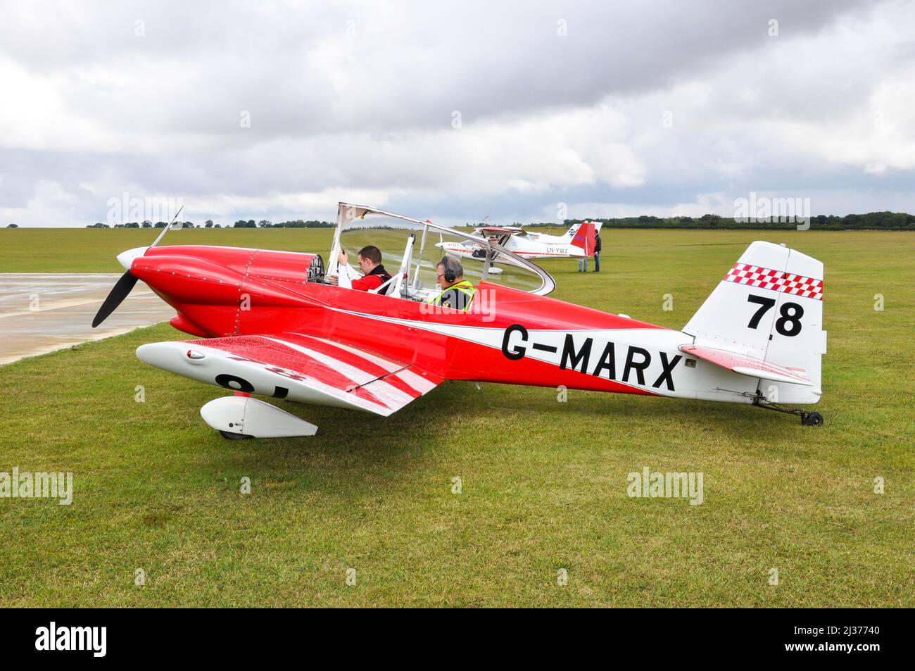 L'avion léger RV-4 de Van G-MARX à l'aérodrome de Sywell, dans le Northamptonshire, au Royaume-Uni, lors d'une course aérienne au Royal Aero Club. Avion de course avec le numéro 78 Banque D'Images