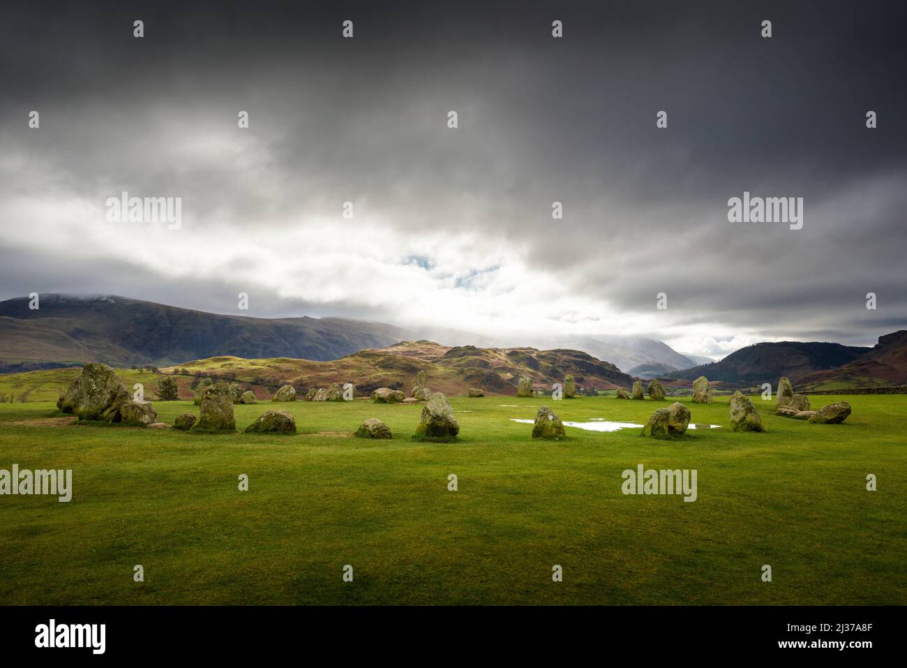 Castlerigg cercle de pierre dans le parc national du district des lacs anglais près de Keswick, Cumbria, Angleterre. Banque D'Images