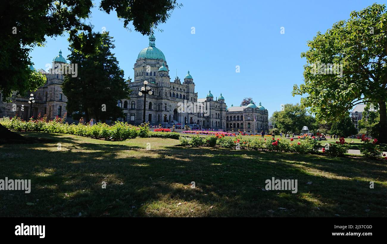 Une belle photo de l'Assemblée législative de la Colombie-Britannique (édifices du Parlement) par une journée ensoleillée à Victoria, en Colombie-Britannique, au Canada Banque D'Images