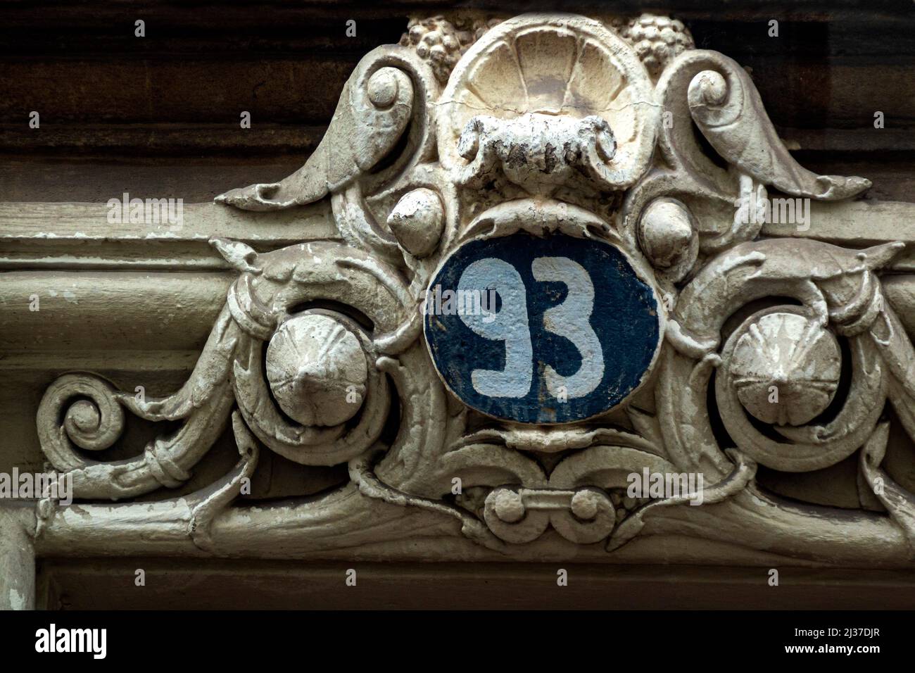 France-Nouvelle Aquitaine-Gironde- numéro de maison sur un immeuble XIXème à Bordeaux. Banque D'Images