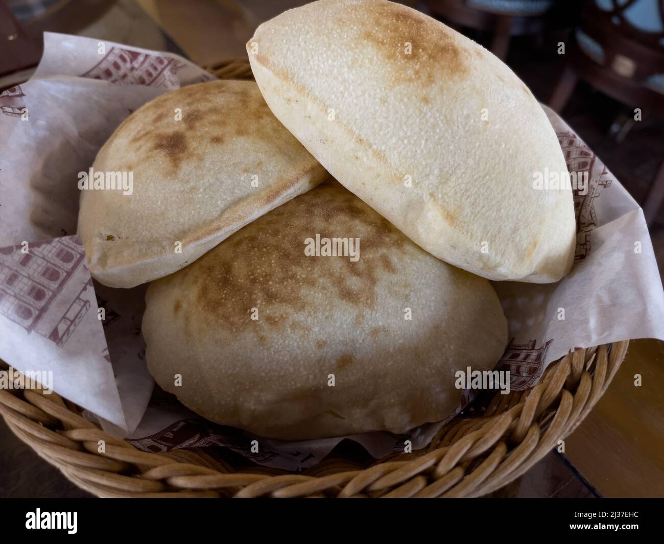 Fresh arabic bread basket Banque de photographies et d’images à haute