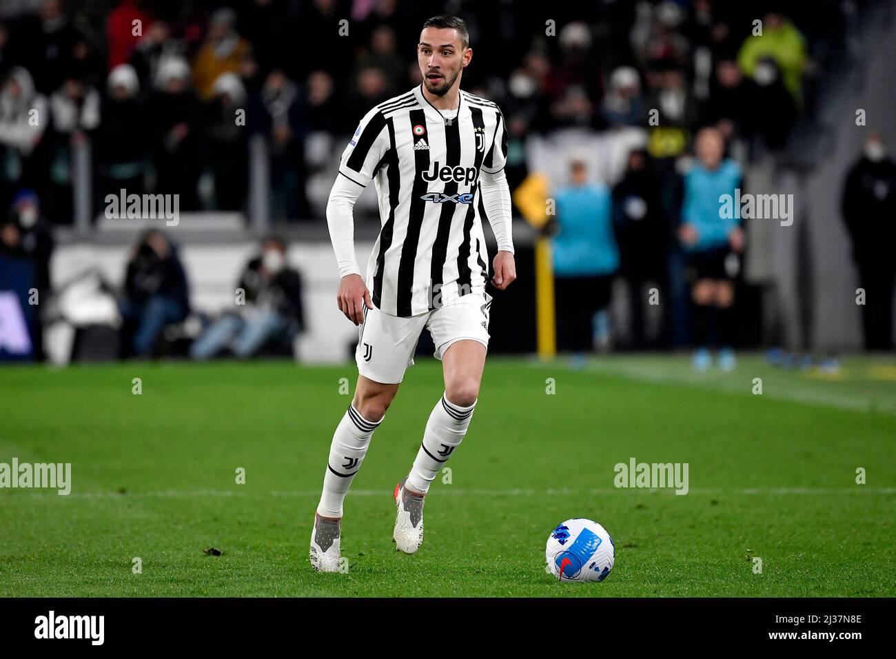 Mattia de Sciglio de Juventus FC en action pendant la série Un match de football 2021/2022 entre Juventus FC et FC Internazionale au stade Juventus i Banque D'Images