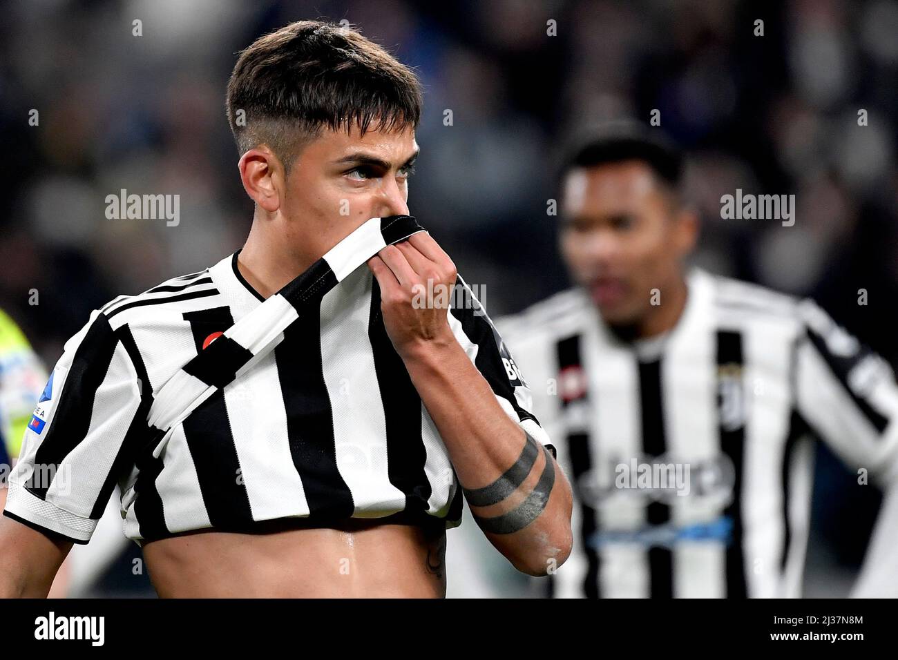 Paulo Dybala de Juventus FC réagit lors du match de football de la série 2021/2022 entre Juventus FC et FC Internazionale au stade Juventus de Turin Banque D'Images