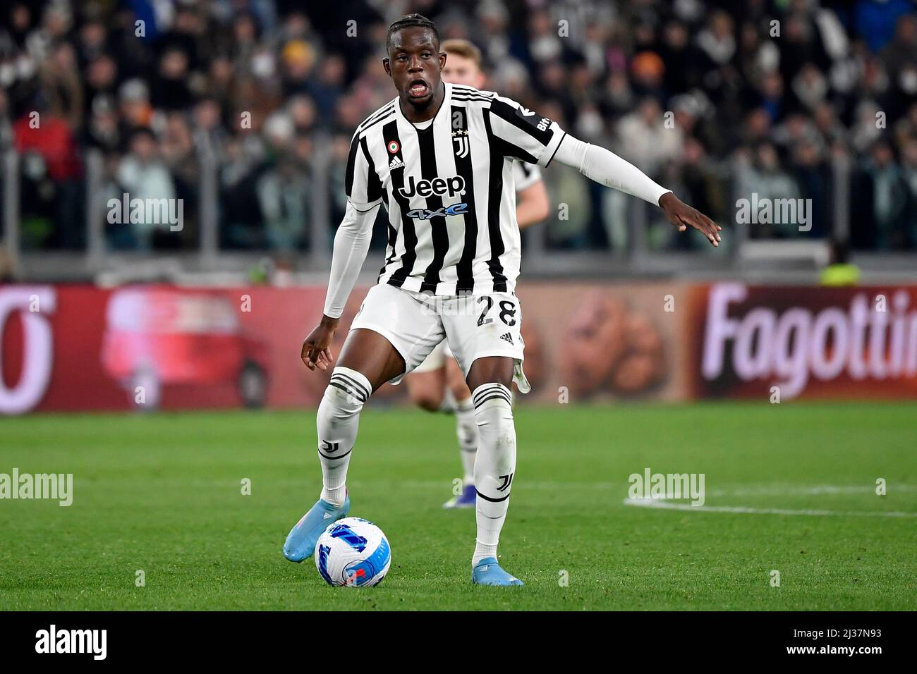 Denis Zakaria de Juventus FC en action pendant la série Un match de football 2021/2022 entre Juventus FC et FC Internazionale au stade Juventus dans to Banque D'Images
