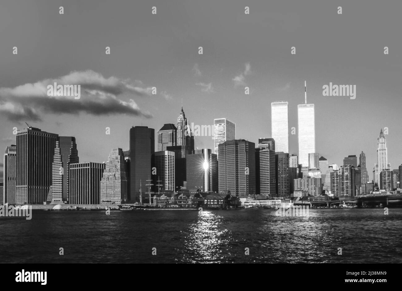 New York, Etats-Unis - September29, 1996: Vue de Lower mahattan et World Trade Center à New York, Amérique. Le WTC a été détruit par 911 de la terrasse Banque D'Images