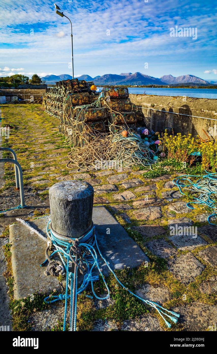 Quai au port de Roundstone, Connemara, comté de Galway, Irlande. Banque D'Images