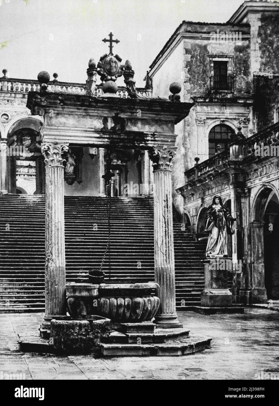 Court du monastère de Monte Cassino. 15 février 1944. Banque D'Images