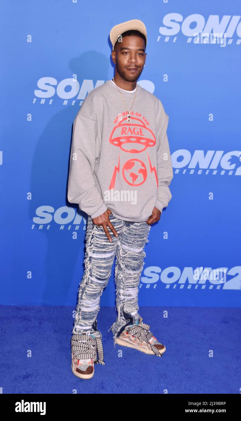 LOS ANGELES, CA - 05 AVRIL : Kid Cudi participe à la première projection à Los Angeles de 'Sonic the Hedgehog 2' au Regency Village Theatre le 05 avril 2022 Banque D'Images