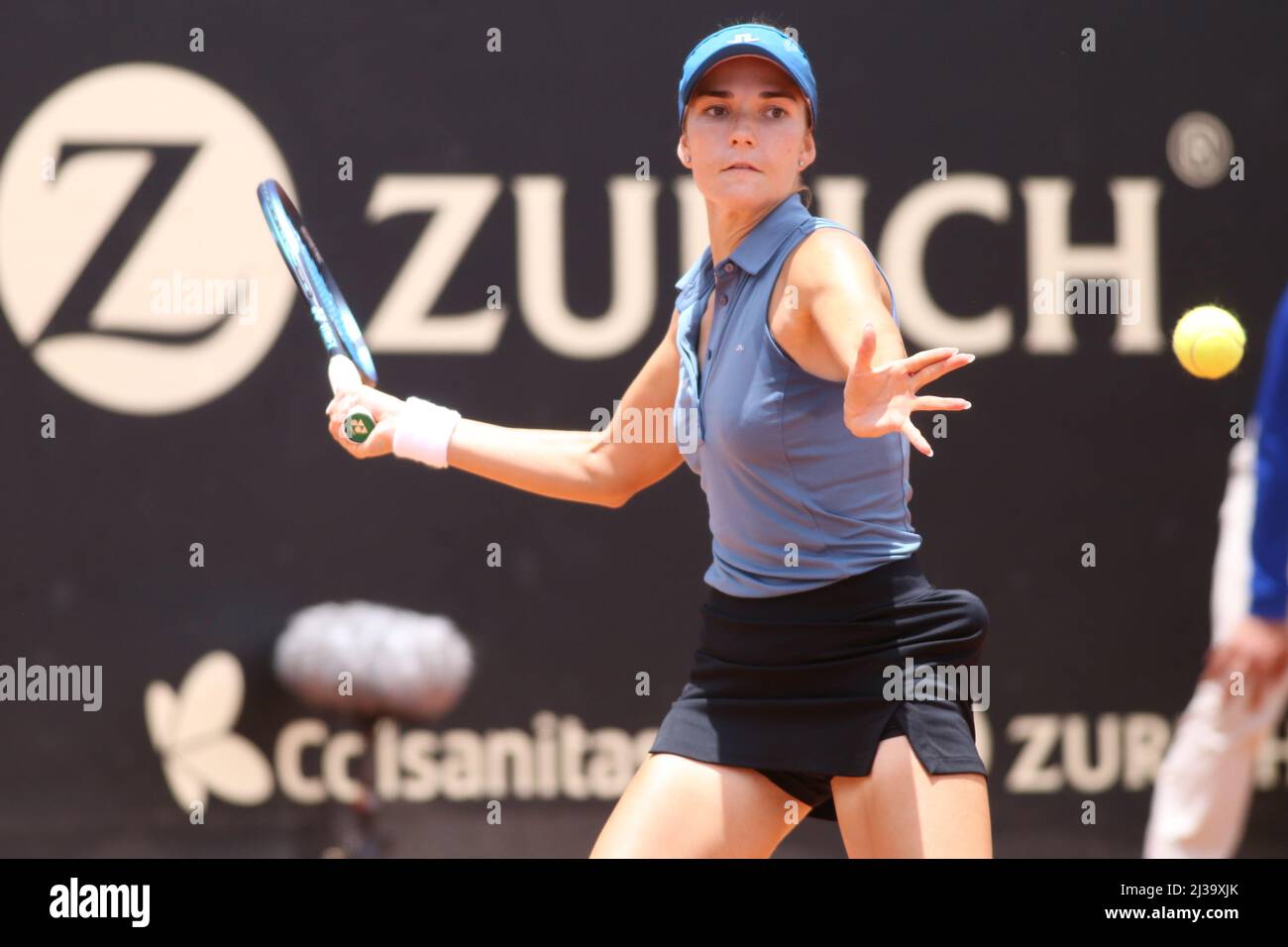 Bogota, Colombie. 6th avril 2022. Mirjam Bjorklund de Suède joue pendant le match contre Yuliana Lizarazo de Colombie au Copa Colsanitas WTA Tournament le 6 avril 2022 à Bogota, Colombie. (Credit image: © Daniel Garzon Herazo/ZUMA Press Wire) Banque D'Images