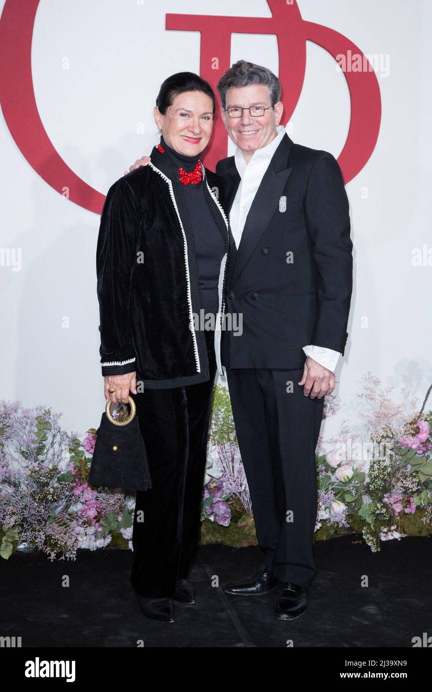 Robert Carsen, Paloma Picasso assiste au Gala lyrique du printemps avec l'américain Soprano Renee Fleming à l'Opéra Garnier de Paris le 06 avril 2022 à Paris, France. Photo de Nasser Berzane/ABACAPRESS.COM Banque D'Images