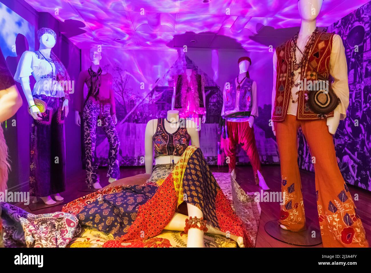 Angleterre, Londres, Southwark, Bermondsey, le Musée de la mode et du textile, exposition de la mode culturelle hippie des années 1960 Banque D'Images