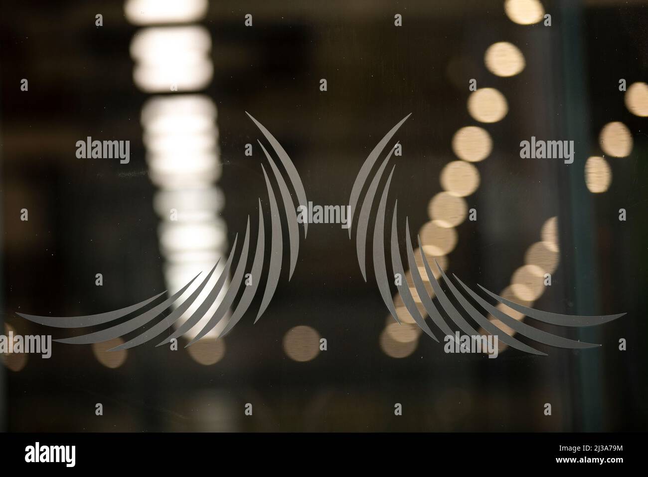 Logo de Felipe Angeles International Airport sur une porte en verre. Banque D'Images