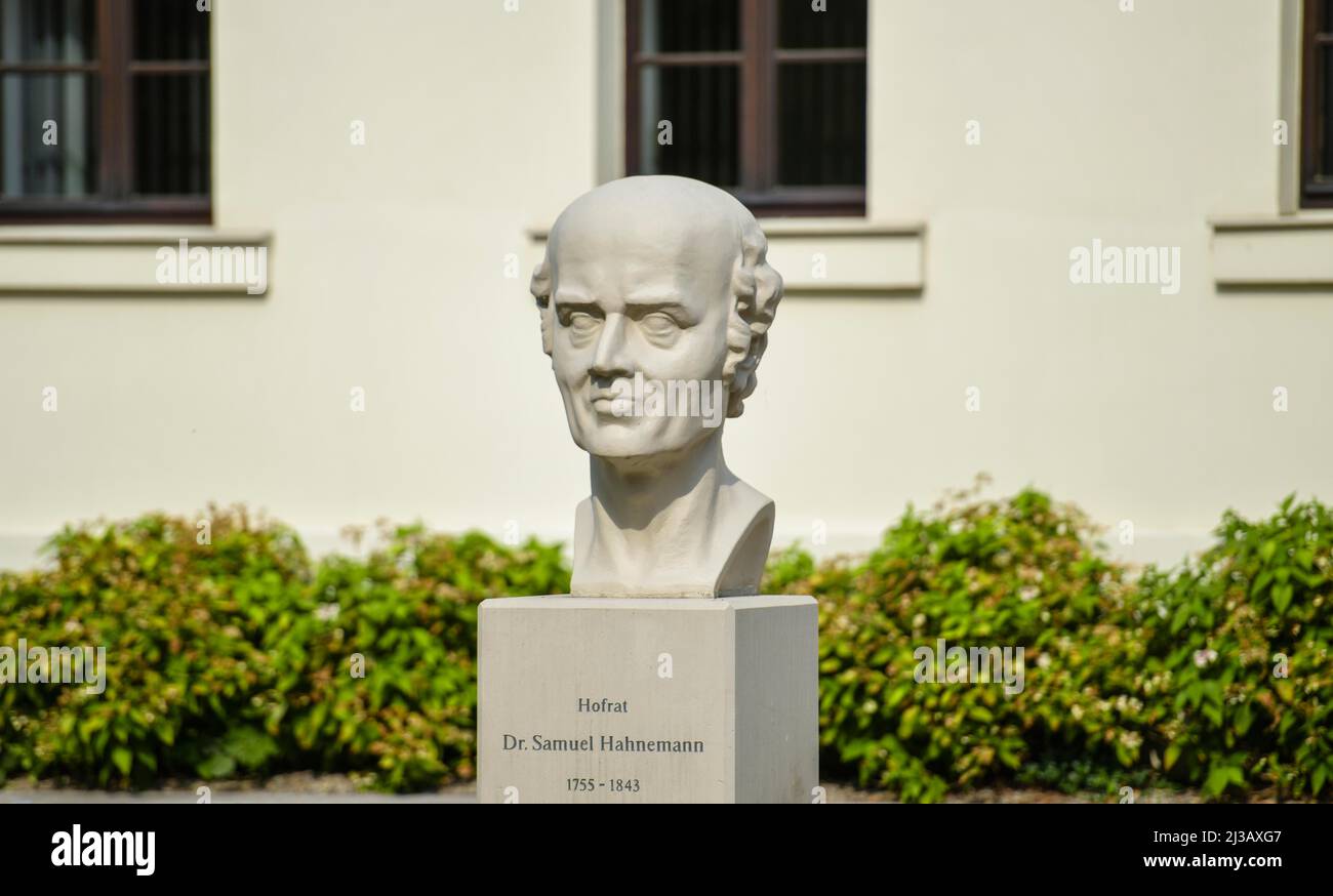 Monument à Samuel Hahnemann, Bibliothèque européenne d'homéopathie, Wallstrasse, Koethen, Saxe-Anhalt, Allemagne Banque D'Images