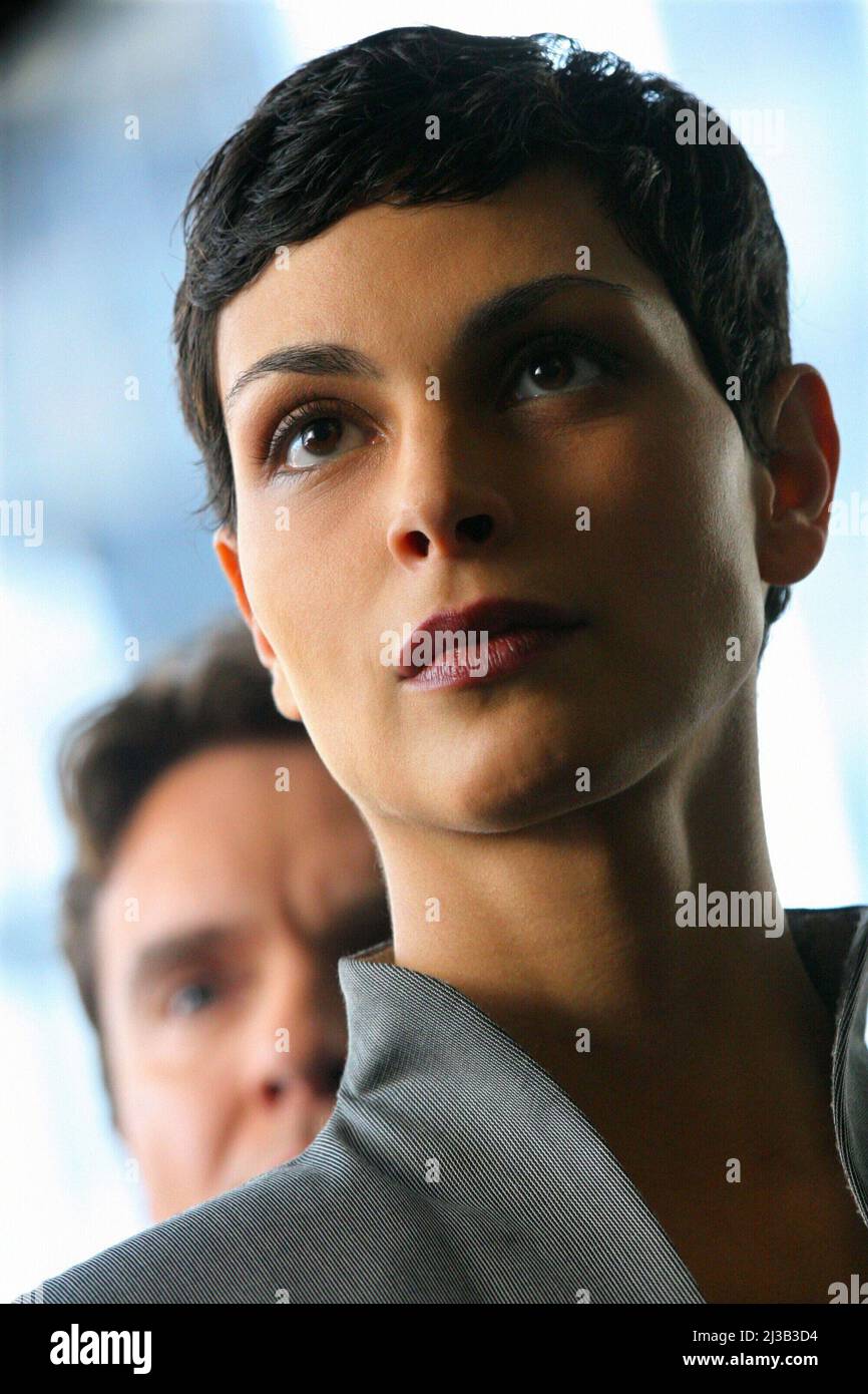 MORENA BACCARIN dans V (2009), réalisé par KENNETH JOHNSON. Crédit: WARNER BROS. TÉLÉVISION / Album Banque D'Images