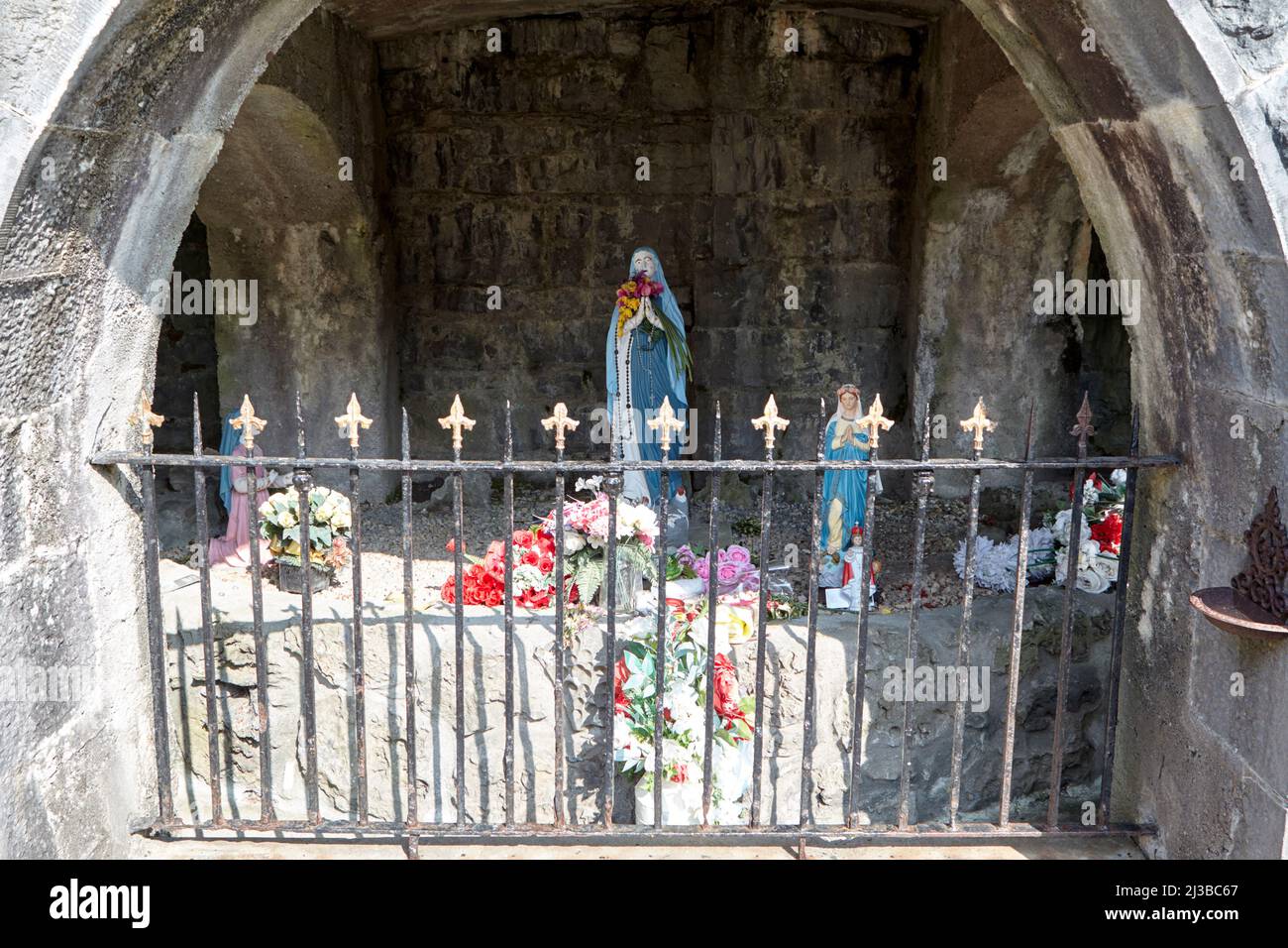 grotte mariale à l'église de notre dame du saint rosaire castlebar comté de mayo république d'irlande Banque D'Images