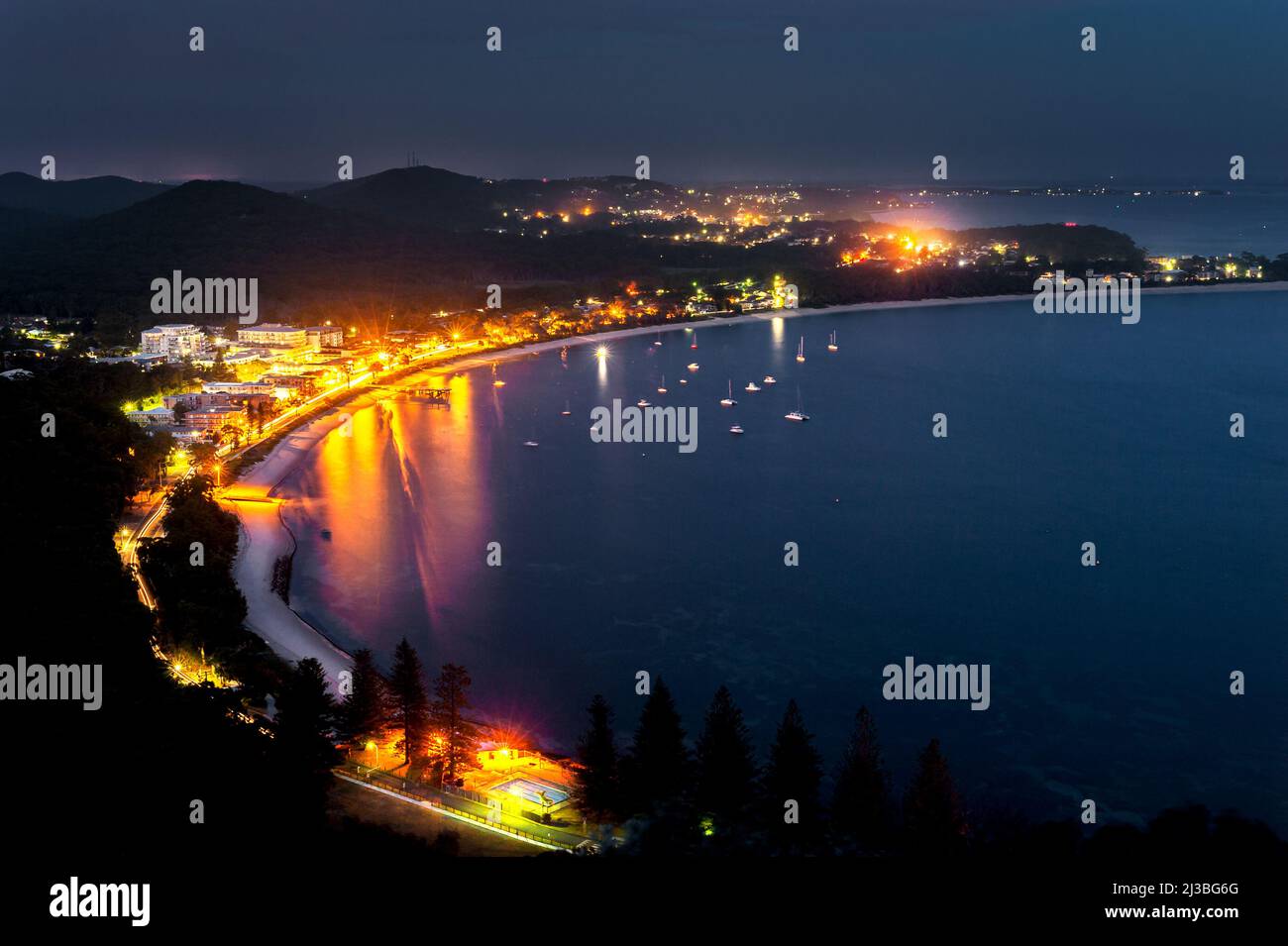 Feux de nuit à Shoal Bay. Banque D'Images