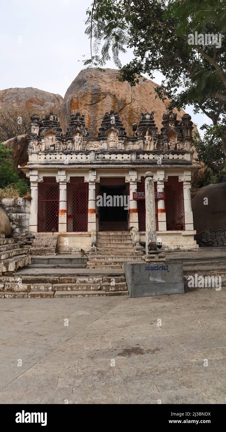 Vue de face du temple d'Ekanatheswari, fort de Chitradurga, Karnataka, Inde Banque D'Images