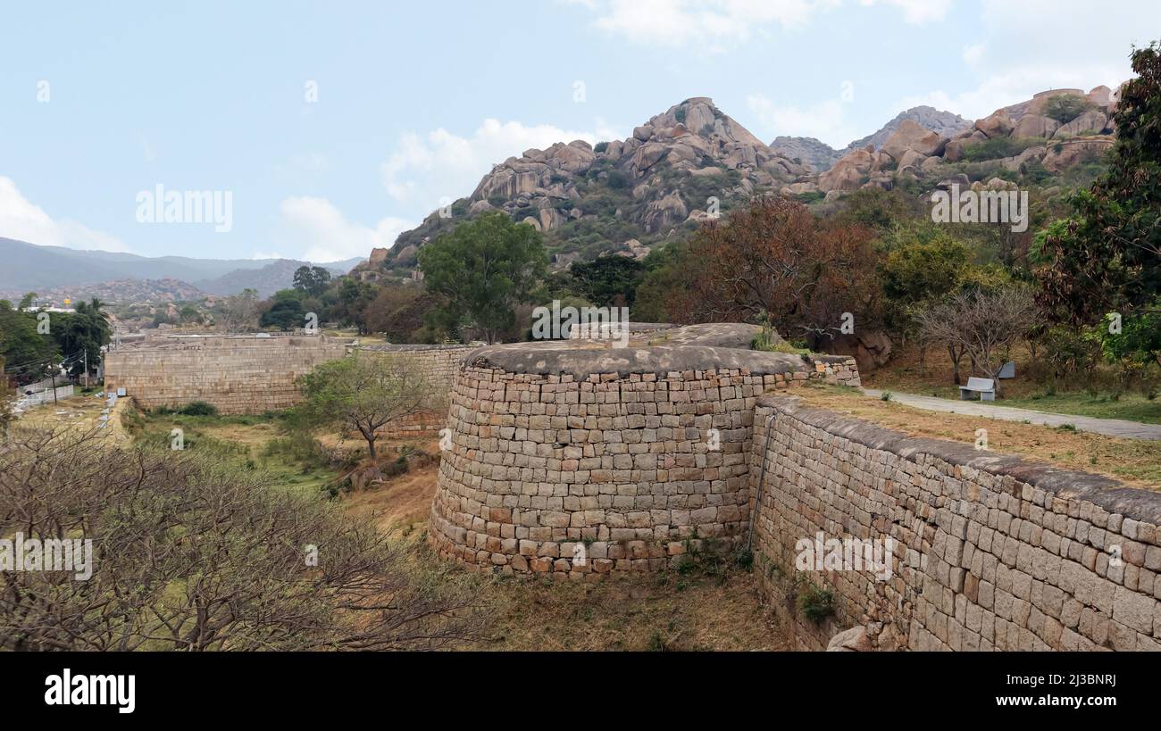 Fortifications de la paroi limite du fort de Chitradurga, Karnataka, Inde Banque D'Images