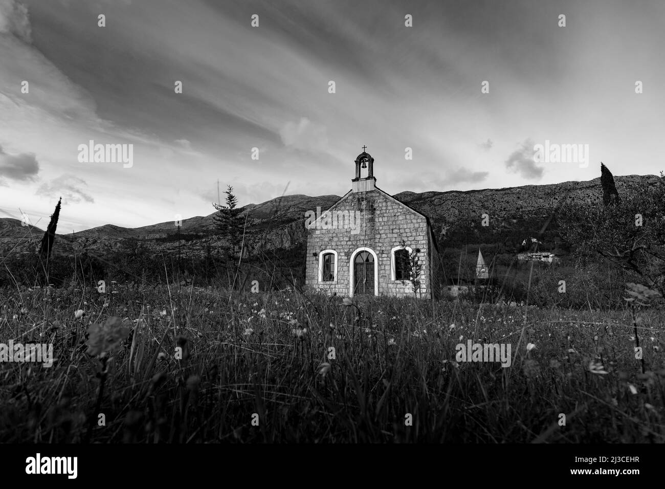 Église de la très Sainte Trinité dans le village de Pridvorje. Région de Konavle. Croatie. Banque D'Images